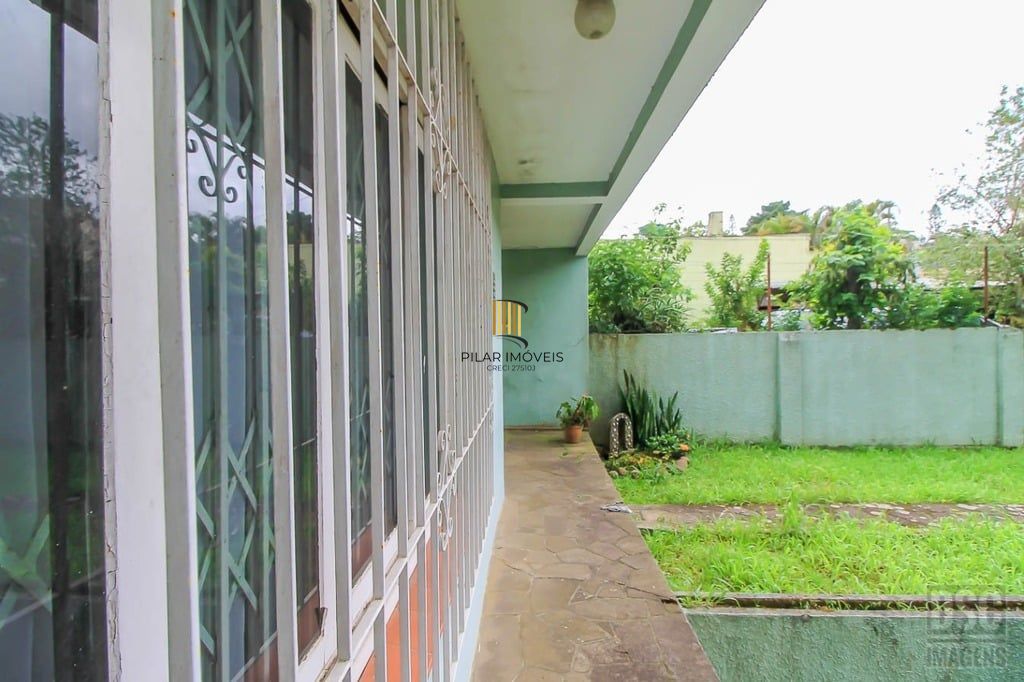 Casa 3 dormitórios no bairro Glória