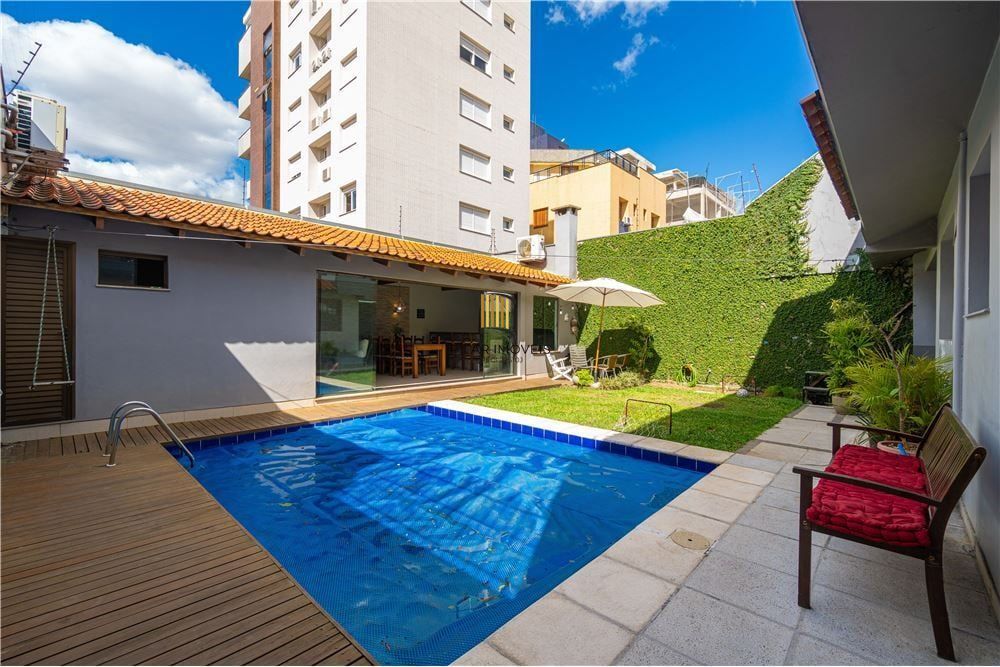 Casa 4 dormitórios no bairro Jardim Lindóia