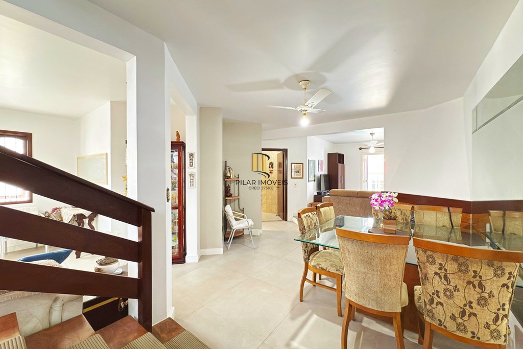 Casa 4 dormitórios no bairro Ipanema