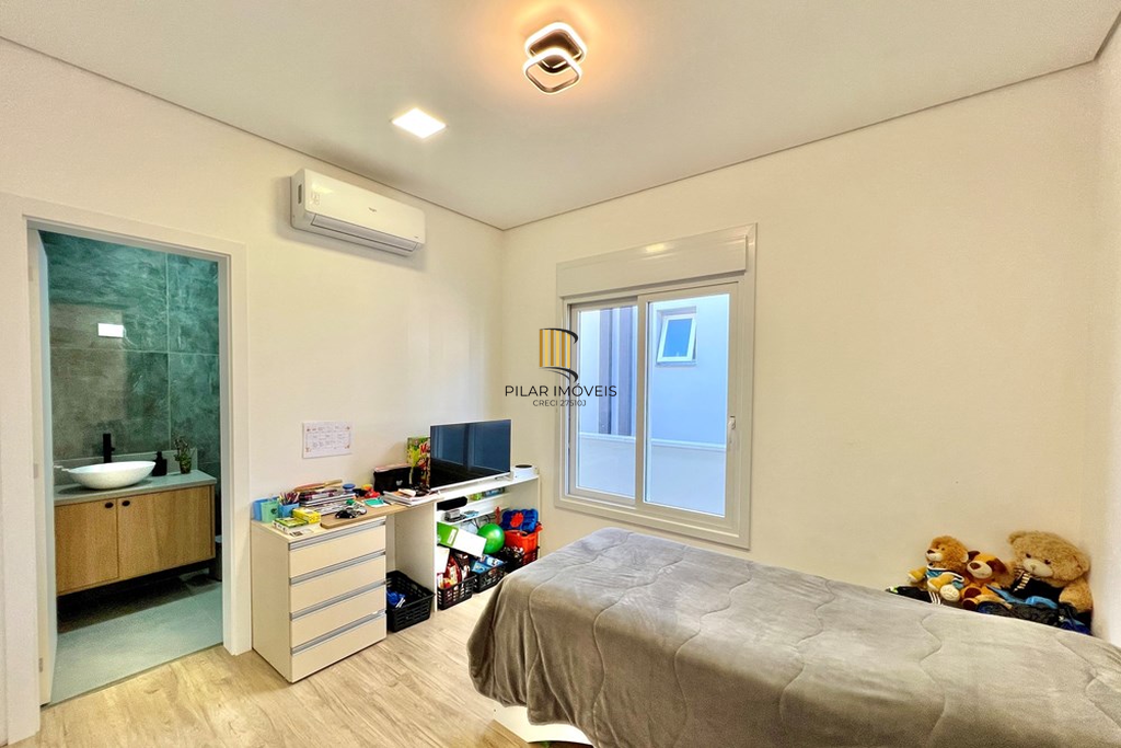 Casa de Condomínio 3 dormitórios no bairro Sanga Funda