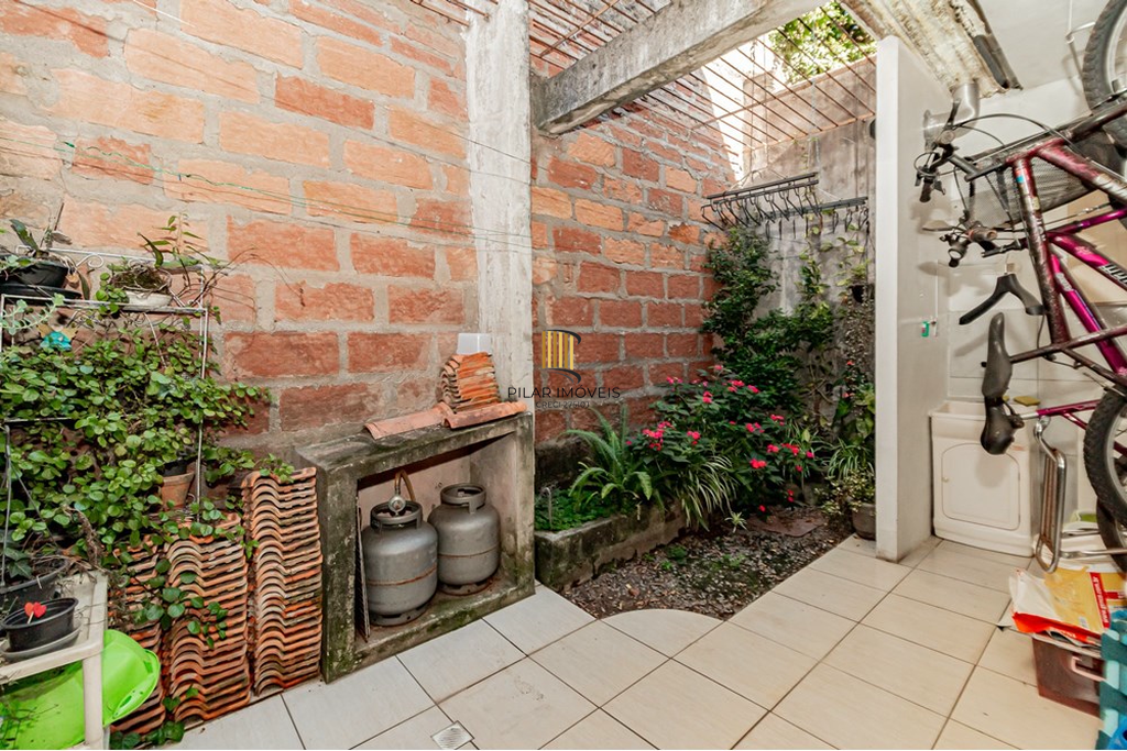 Casa de Condomínio 3 dormitórios no bairro Glória