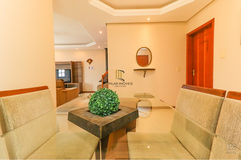 Casa 5 dormitórios no bairro Ipanema