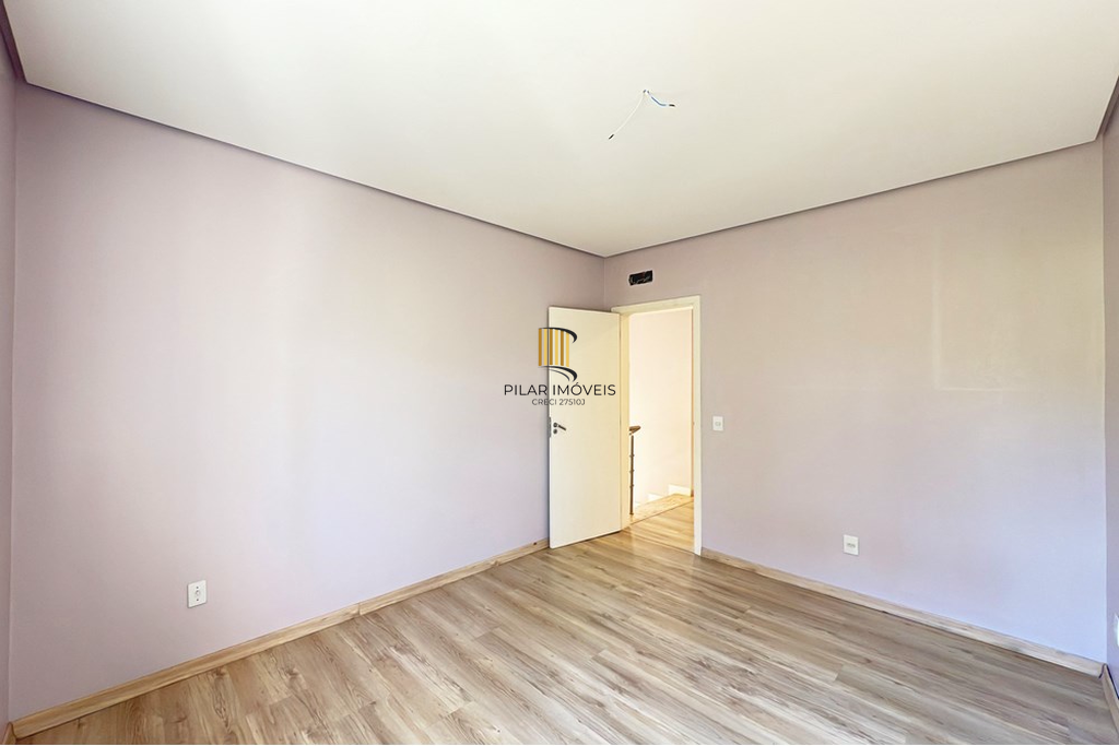 Casa 3 dormitórios no bairro Hípica