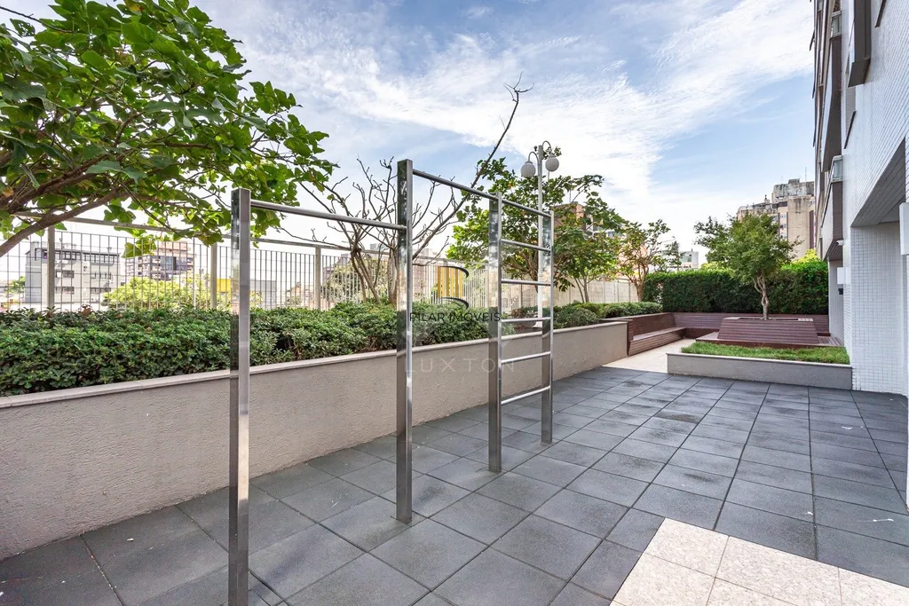 Apartamento 4 dormitórios no bairro Menino Deus