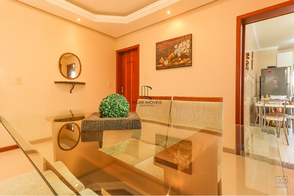 Casa 5 dormitórios no bairro Ipanema