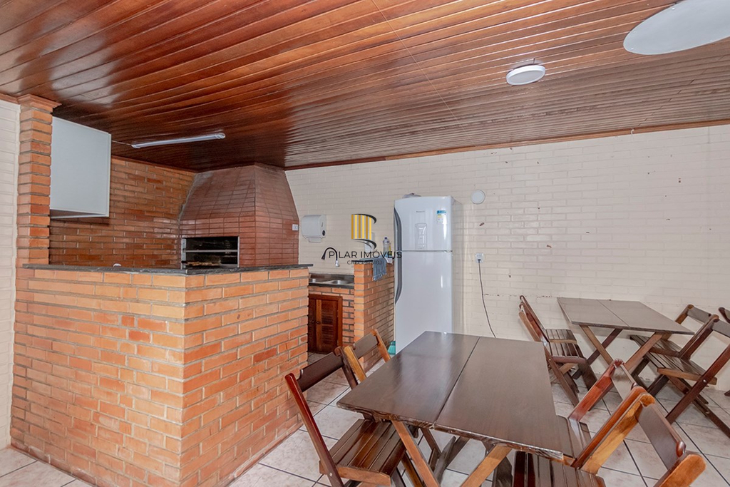 Apartamento 2 dormitórios no bairro Vila Ipiranga