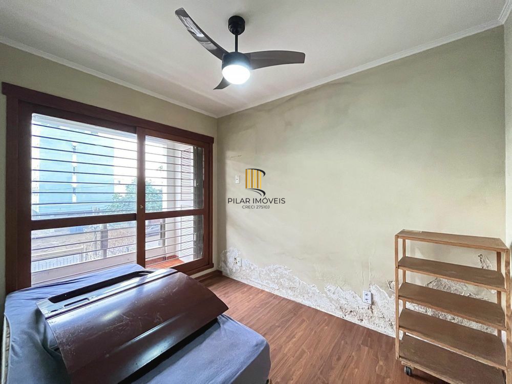 Casa 5 dormitórios no bairro Camaquã