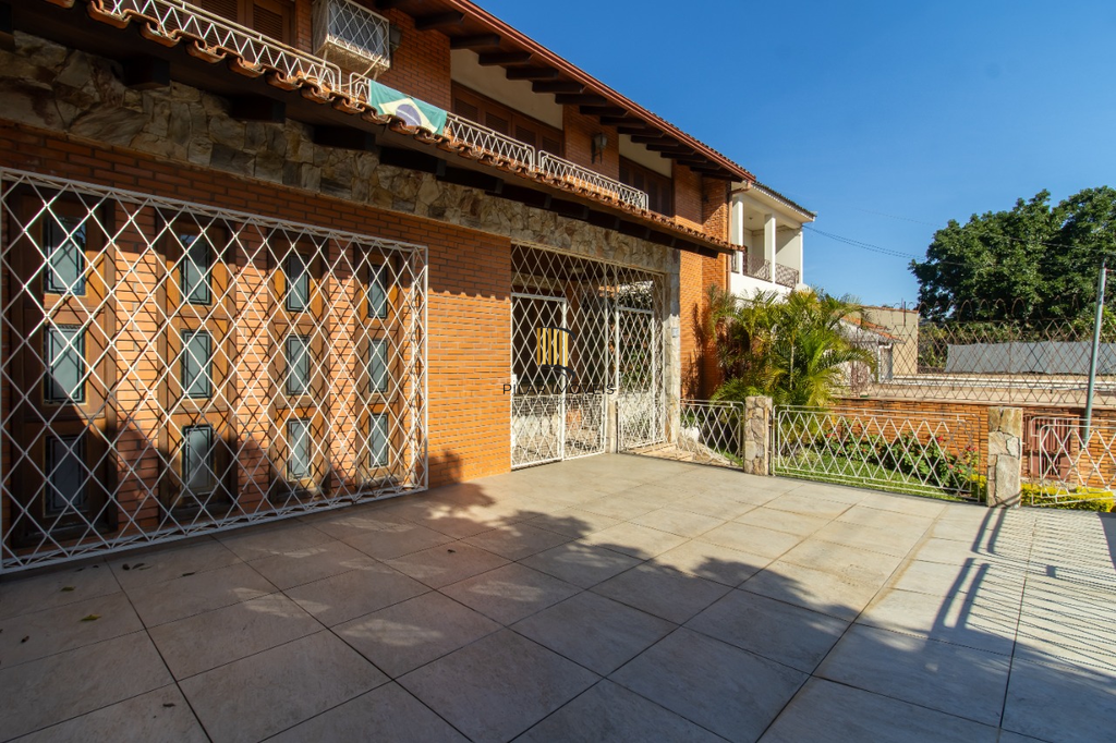 Casa 5 dormitórios no bairro Partenon