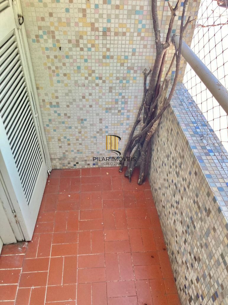 Apto de 03 dorm com box escriturado, frente, sol da manhã