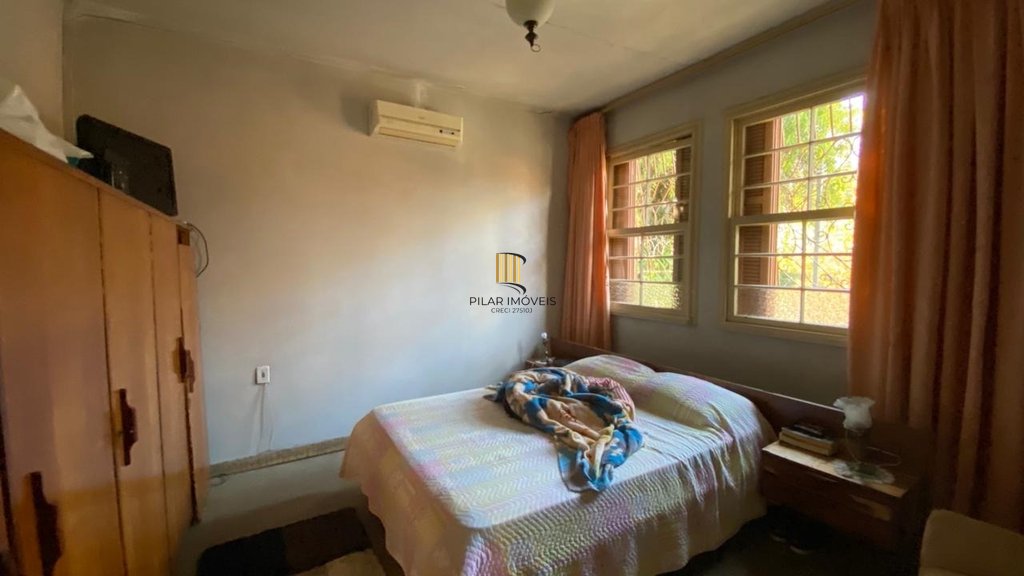 Casa 3 dormitórios no bairro Azenha