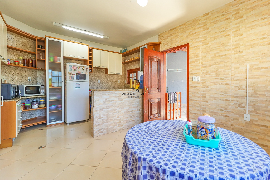 Casa 3 dormitórios no bairro Nonoai