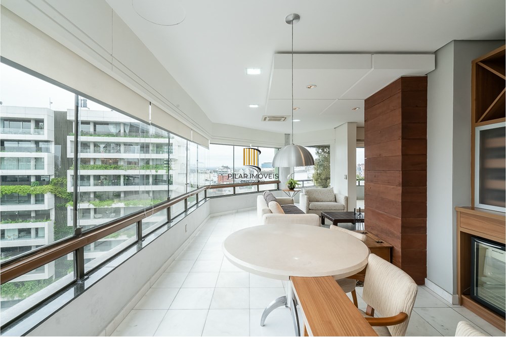 Cobertura 4 dormitórios no bairro Moinhos de Vento