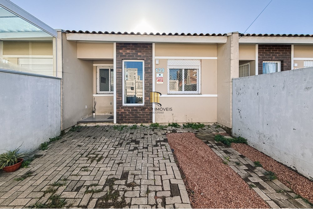 Casa 2 dormitórios no bairro Olaria