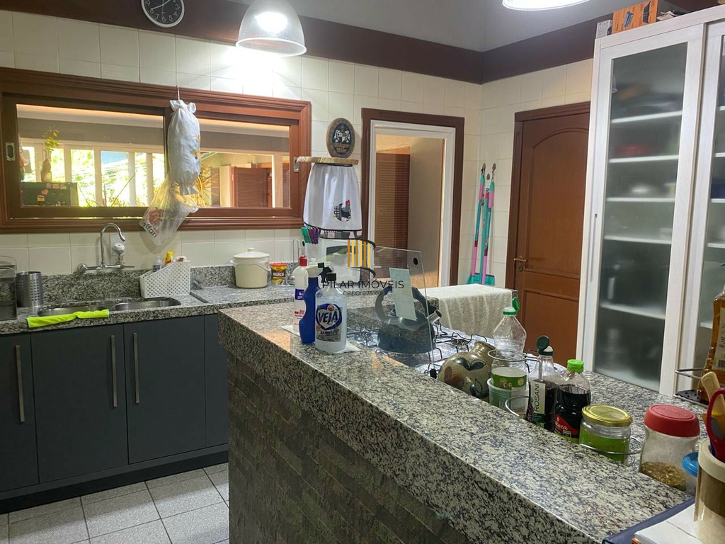 Casa 5 dormitórios no bairro Chácara das Pedras