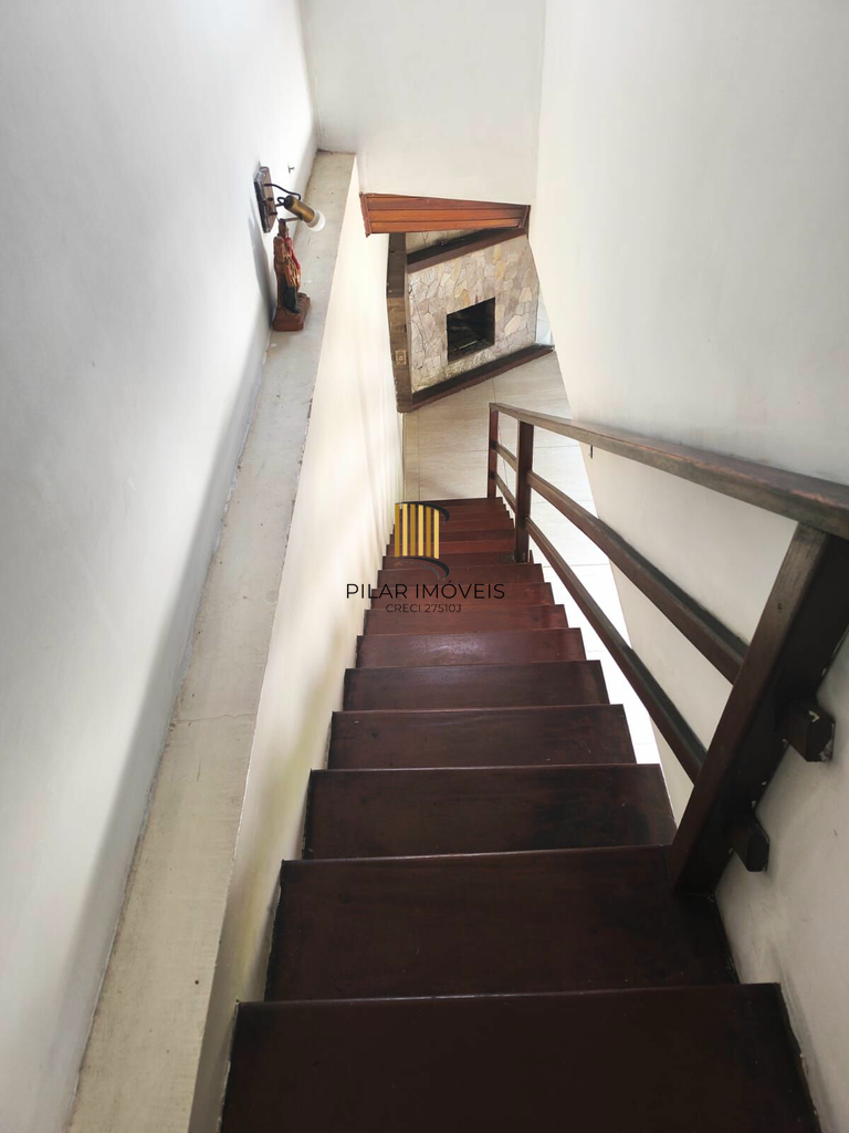 Casa 3 dormitórios no bairro Azenha