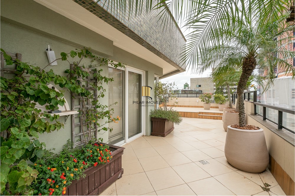 Cobertura 4 dormitórios no bairro Moinhos de Vento