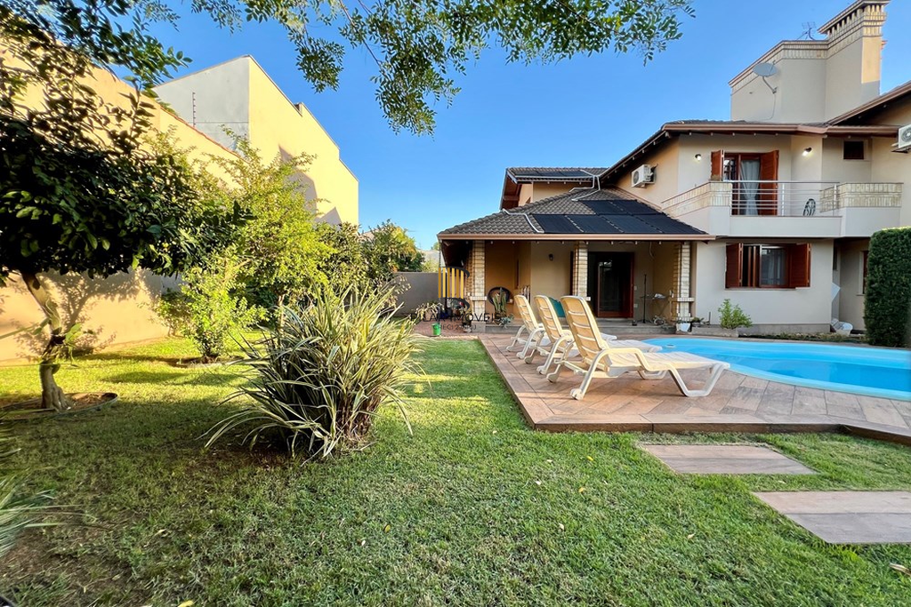 Casa 4 dormitórios no bairro Moinhos de Vento