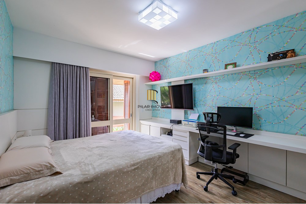 Casa de Condomínio 3 dormitórios no bairro Lomba do Pinheiro