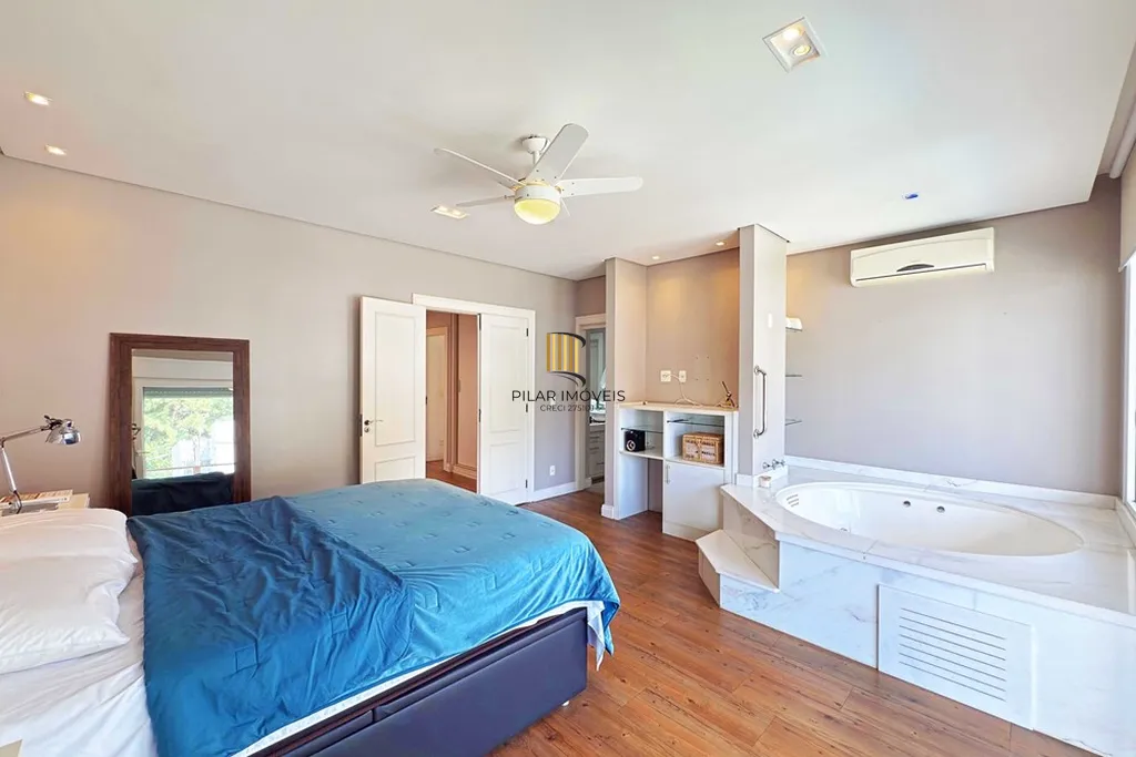 Casa 3 dormitórios no bairro Hípica