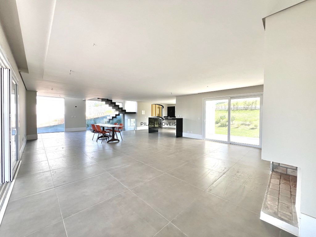 Casa de Condomínio 4 dormitórios no bairro Vila Nova