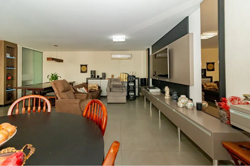 Casa 4 dormitórios no bairro Jardim Planalto