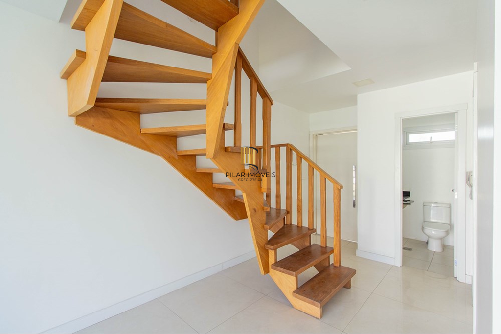 Casa de Condomínio 3 dormitórios no bairro Lomba do Pinheiro