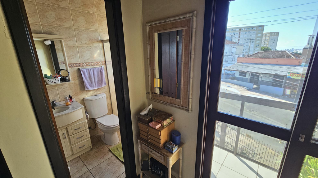 Casa 4 dormitórios no bairro Santo Antônio