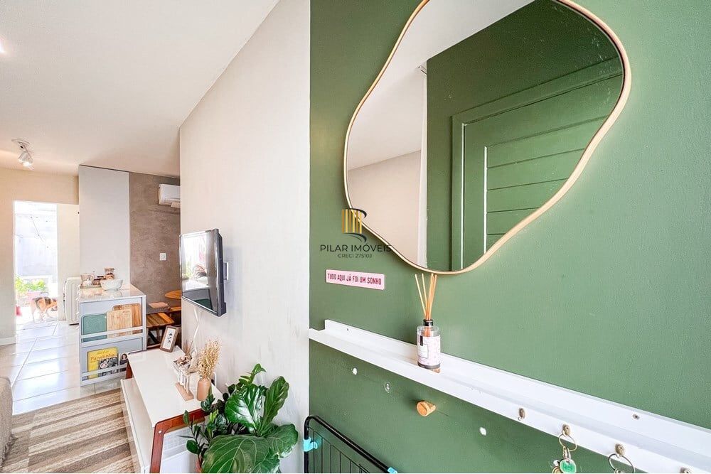 Casa 2 dormitórios no bairro Olaria