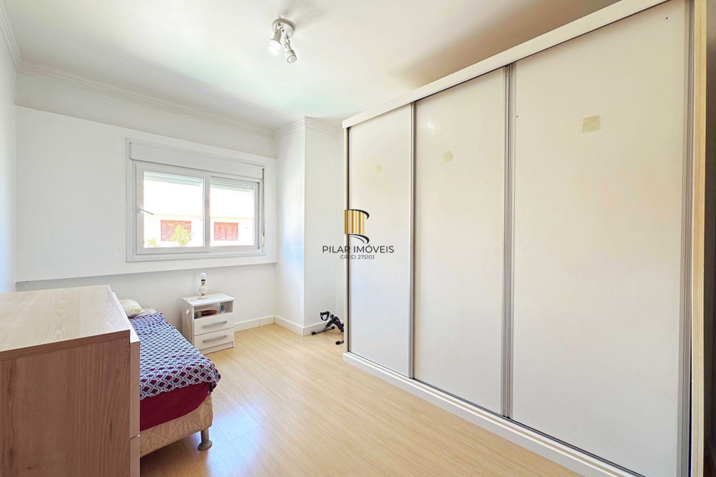 Casa 3 dormitórios no bairro Hípica