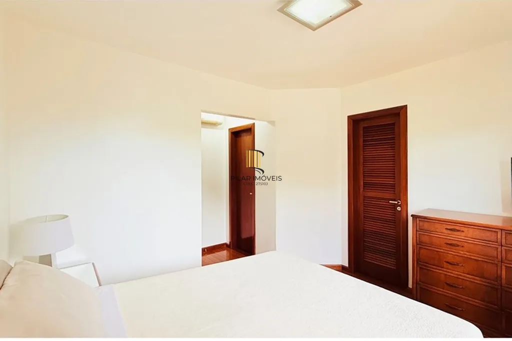 Casa 4 dormitórios no bairro Teresópolis