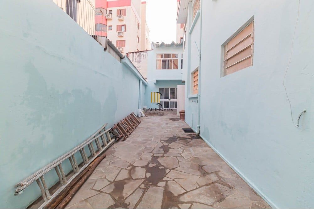 Casa 6 dormitórios no bairro Santana