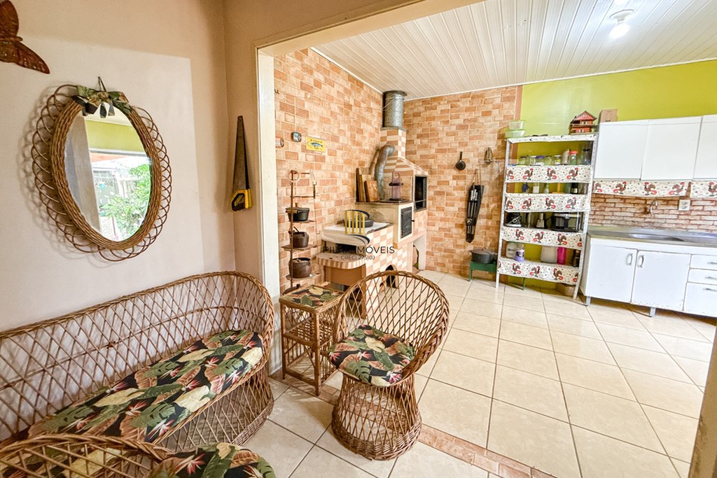 Casa 3 dormitórios no bairro Igara