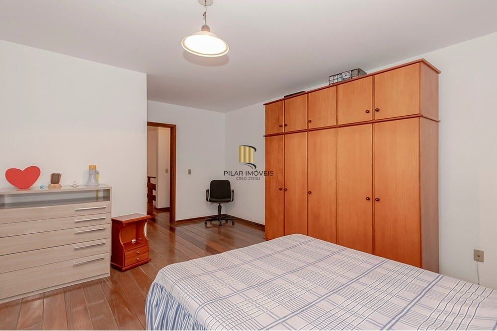 Casa 4 dormitórios no bairro Jardim Itu