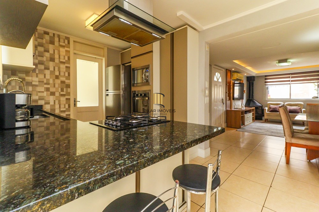 Casa de Condomínio 3 dormitórios no bairro São Sebastião