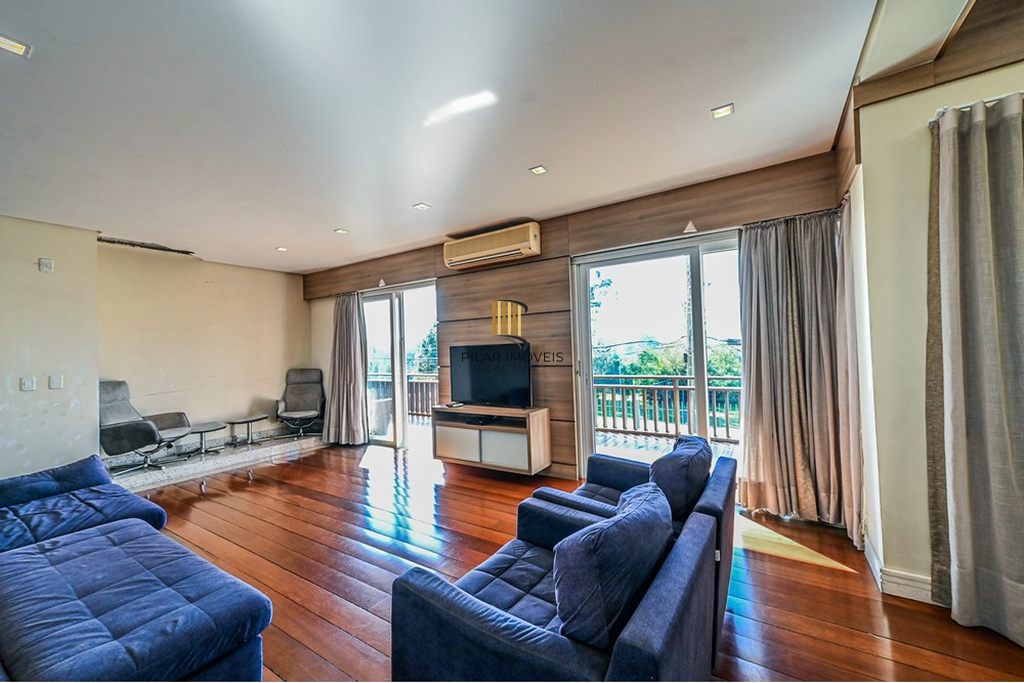 Casa 4 dormitórios no bairro Morro Santana