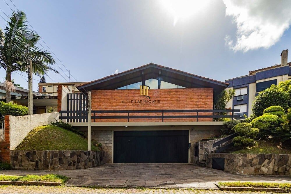 Casa 4 dormitórios no bairro Jardim Lindóia