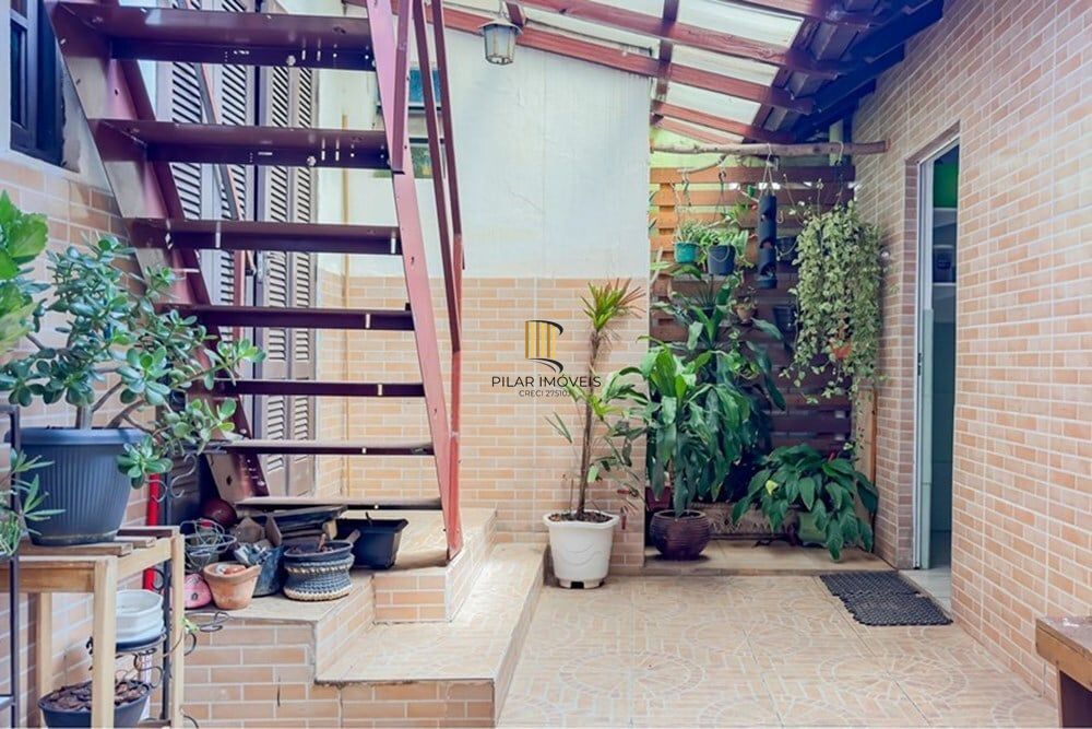 Casa 2 dormitórios no bairro Santa Maria Goretti