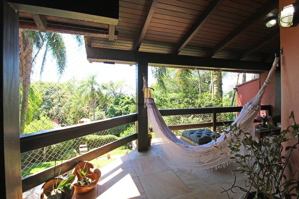 Casa de Condomínio 4 dormitórios no bairro Santa Tereza
