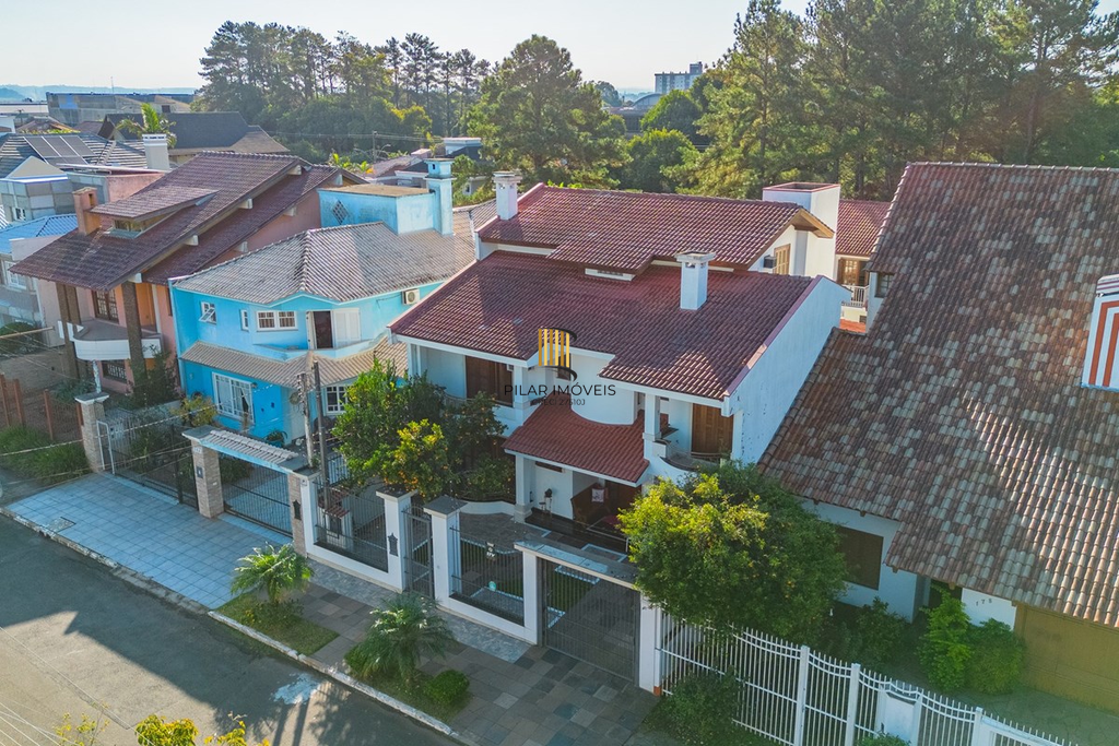 Casa 5 dormitórios no bairro Marechal Rondon
