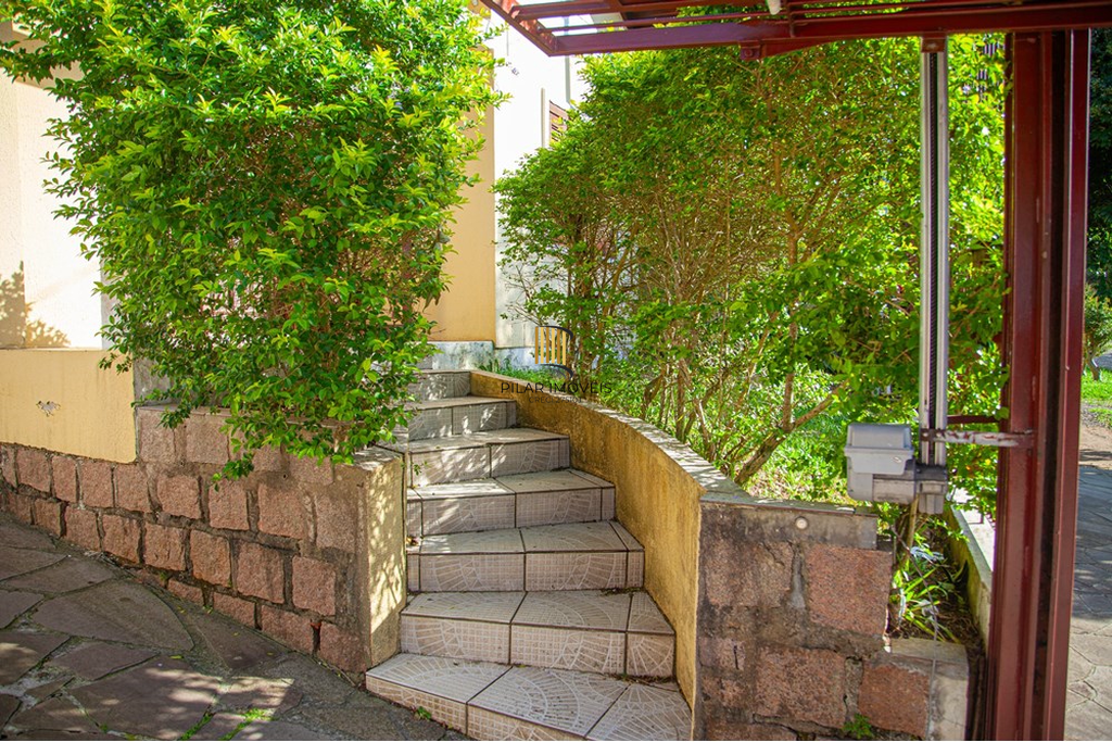 Casa 2 dormitórios no bairro Fiuza