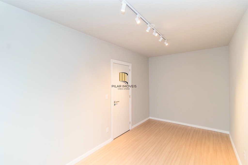 Apartamento 2 dormitórios no bairro Vila Ipiranga