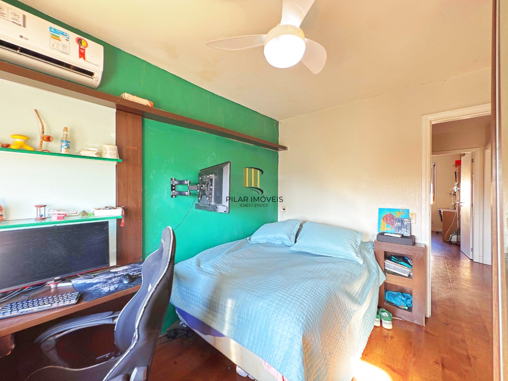 Casa de Condomínio 3 dormitórios no bairro Jardim Carvalho