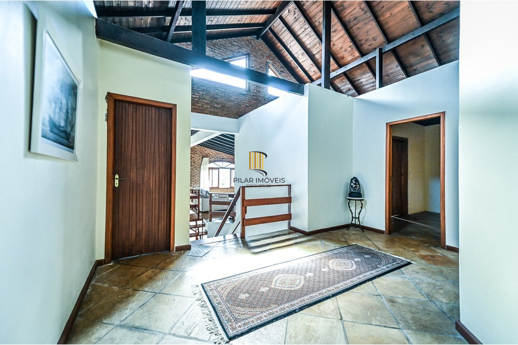 Casa 4 dormitórios no bairro Ipanema