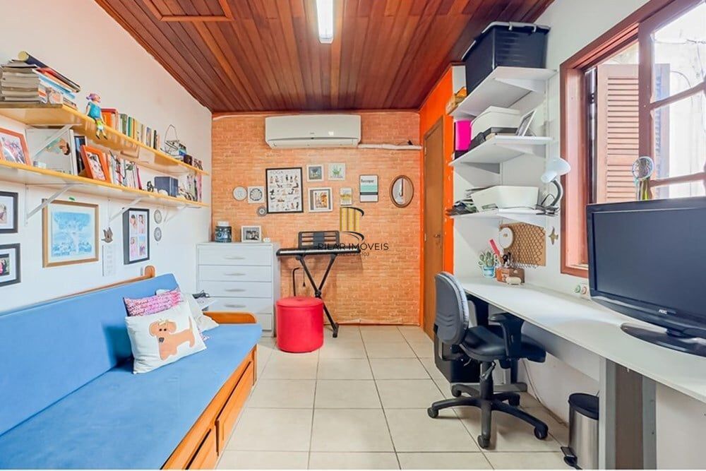 Casa 2 dormitórios no bairro Santa Maria Goretti
