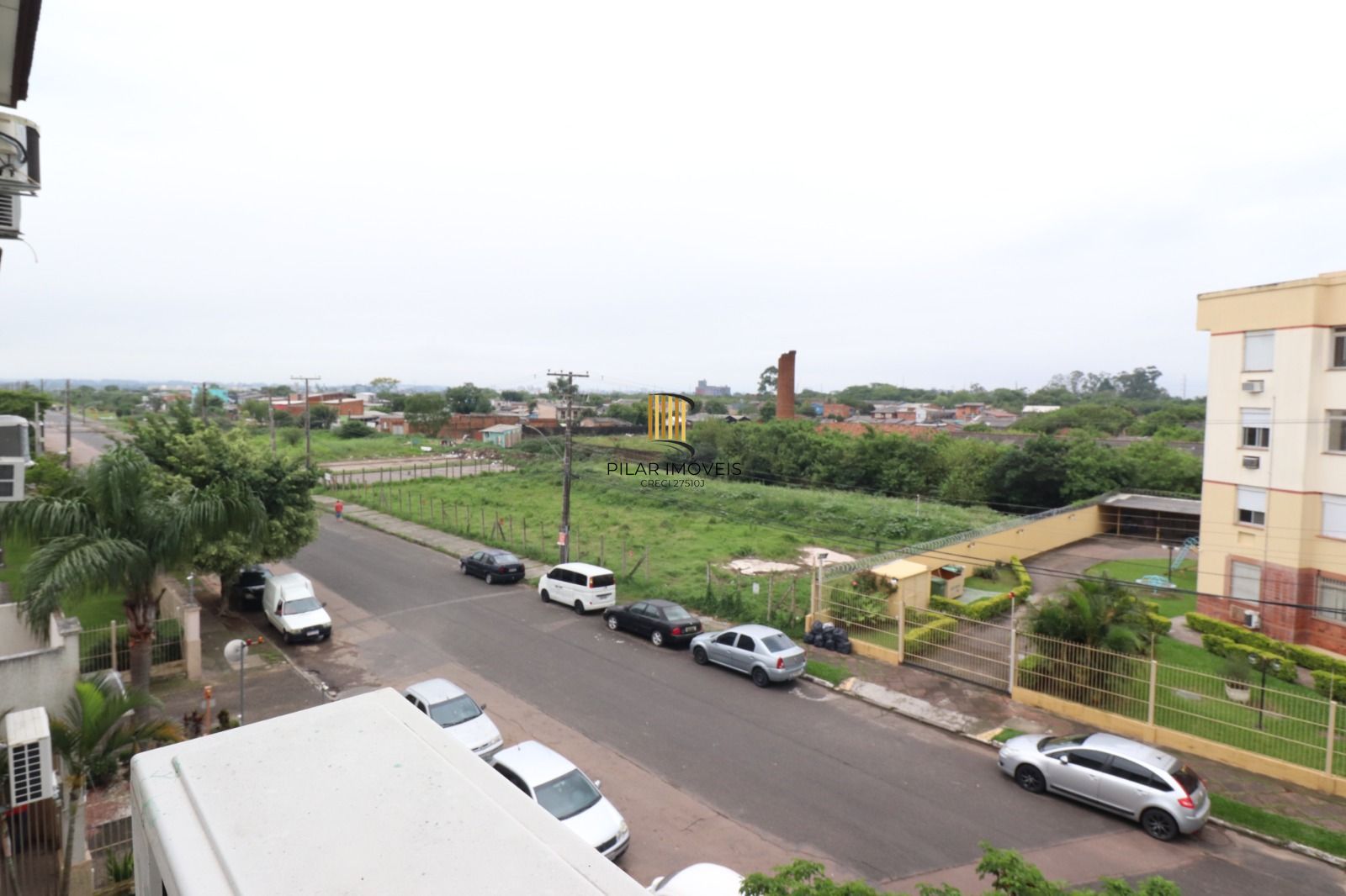 Vende ótimo apto de 02 dormitórios, 01 vaga, sol da manhã, Bairro Sarandi