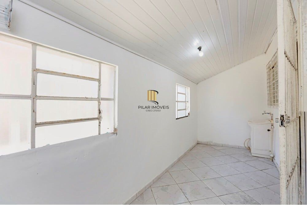 Casa 2 dormitórios no bairro Jardim Algarve