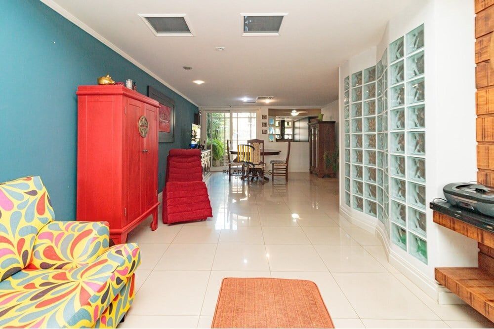 Casa 4 dormitórios no bairro Chácara das Pedras