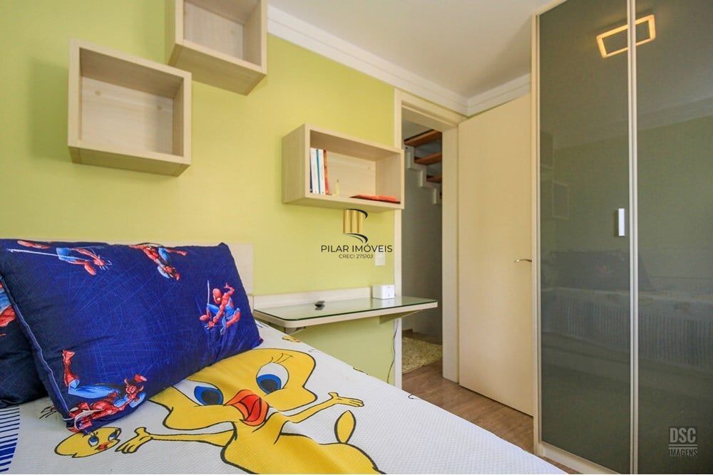 Casa de Condomínio 4 dormitórios no bairro Teresópolis