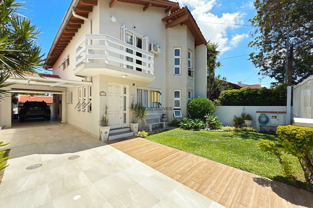 Casa 4 dormitórios no bairro Ipanema