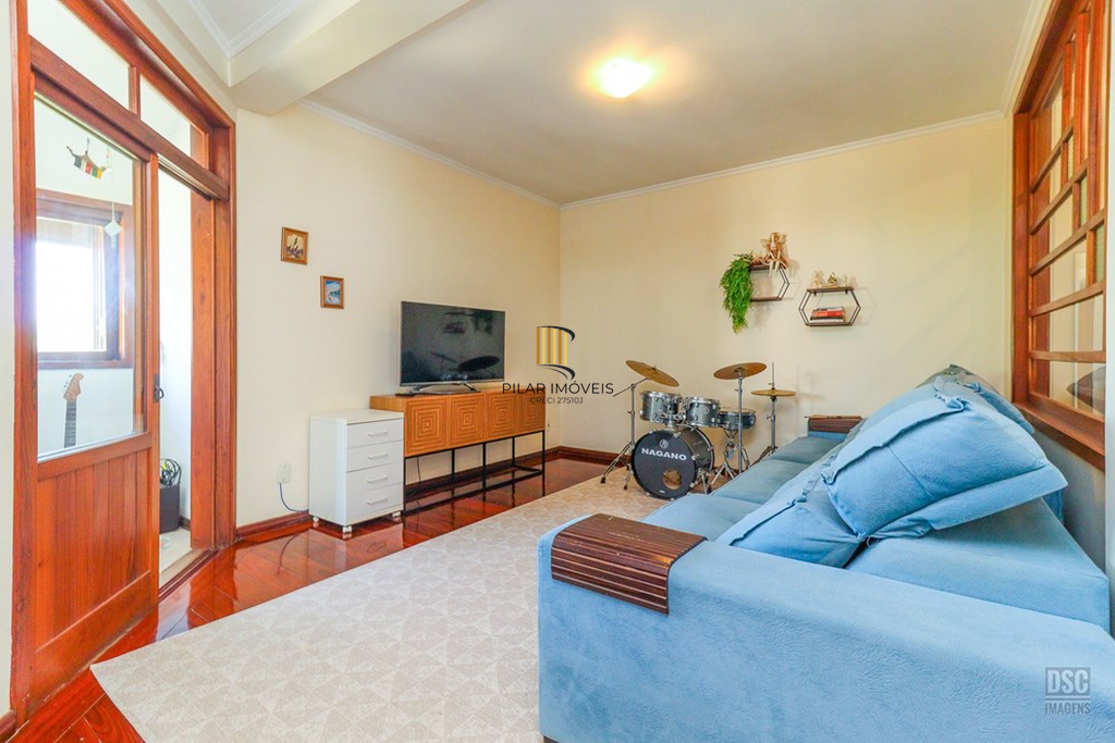 Casa 4 dormitórios no bairro Ipanema